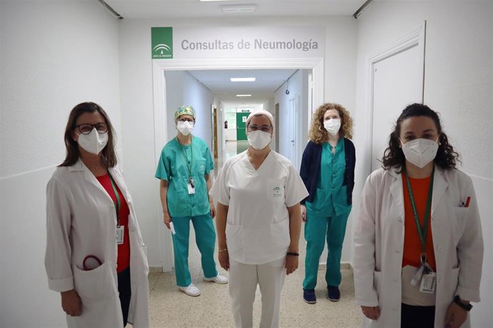 Archivo - El Hospital Virgen de las Nieves de Granada sigue a más de 1.600 pacientes con secuelas tras el Covid-19