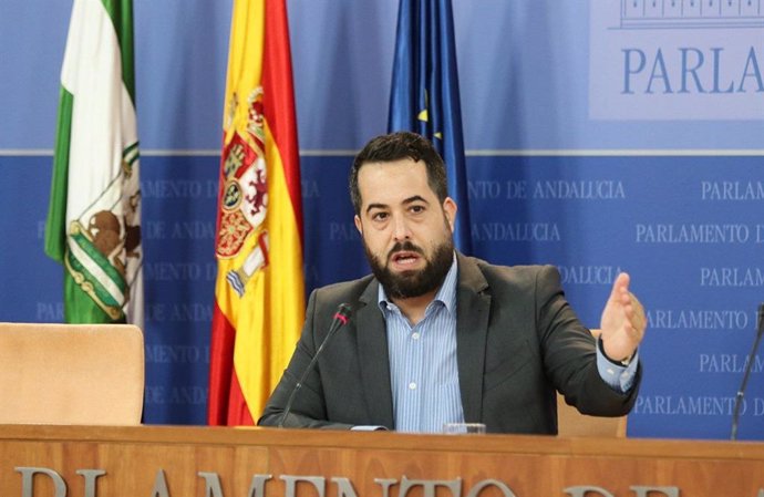 El portavoz adjunto de Cs en el Parlamento de Andalucía, Fran Carrillo, este miércoles en rueda de prensa.