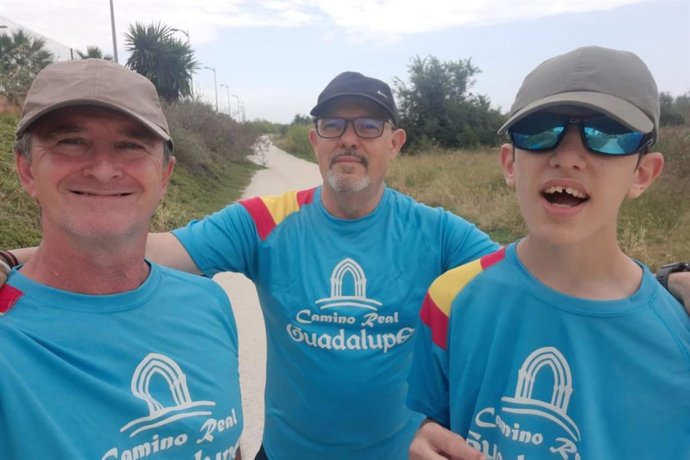 Álvaro Calvente, joven malagueño con discapacidad, recorre el Camino Real de Guadalupe con motivo del Año Jubilar Guadalupense.