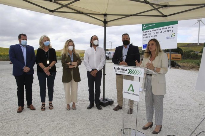 Carazo en el inicio de las obras de la carretera Paterna-Medina