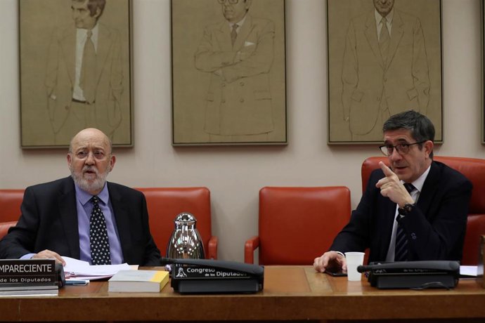 Archivo - El presidente del Centro de Investigaciones Sociológicas, José Felix Tezános, en una comparecencia ante la Comisión Constutucional que preside el diputado socialista Patxi López