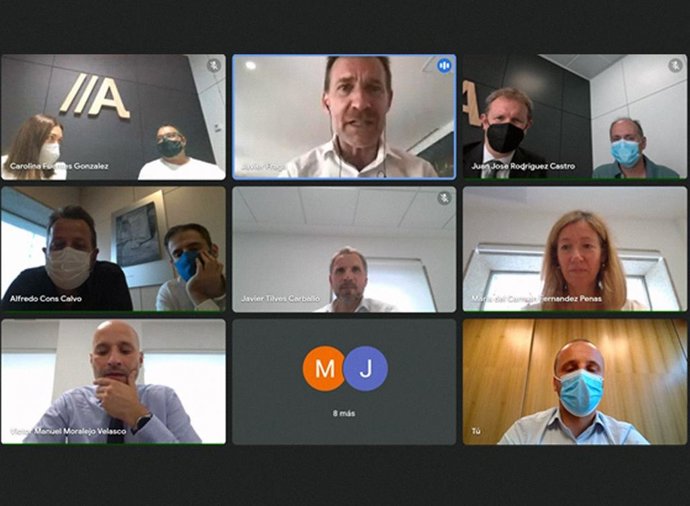 Firma del acuerdo entre Abanca y el colectivo de pescadores y marisqueros del norte de Pontevedra