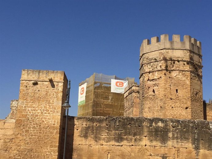 Archivo - Imagen de archivo de obras en el castillo de Alcalá