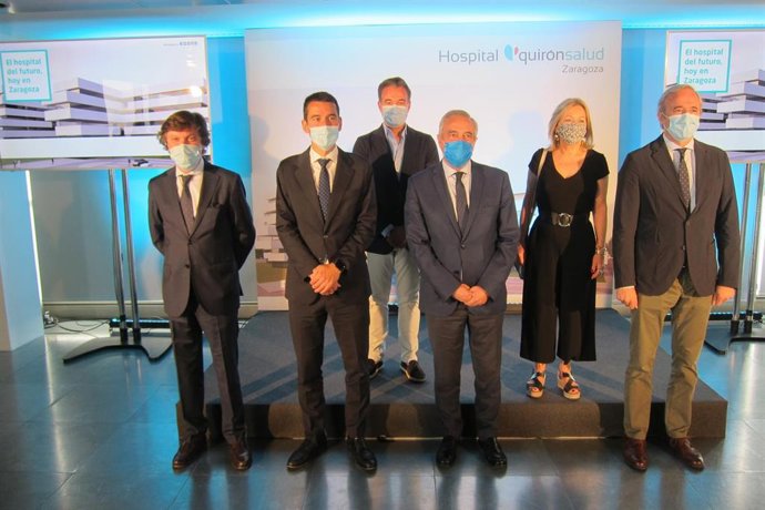 Autoridades que participan en la presentación del proyecto del nuevo Hospital Quirónsalud Zaragoza.