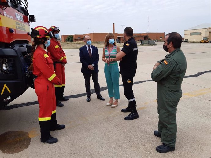 Pilar Alegría ha visitado la Base Aérea de Zaragoza