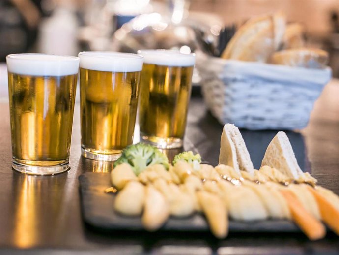 Archivo - Cerveza y tapas