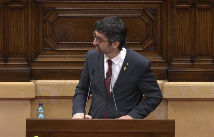 El vicepresidente del Govern y conseller de Políticas Digitales y Territorio, Jordi Puigneró, en el pleno del Parlament.