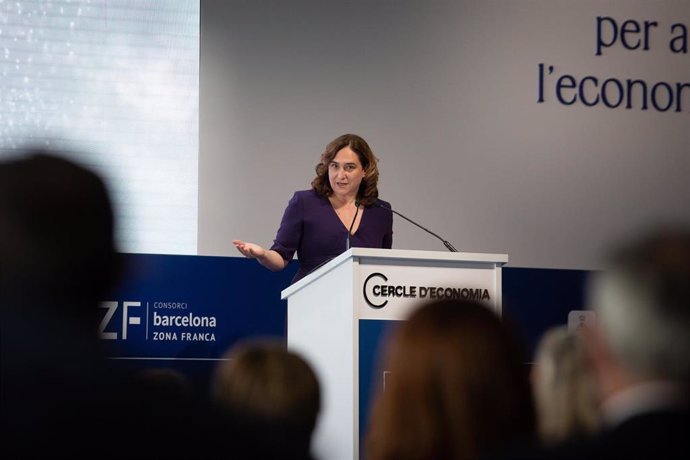 La alcaldesa de Barcelona, Ada Colau, en la Reunión del Círculo de Economía