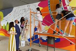 El consejero de Educación, Felipe Faci, durante su visita al IES de La Puebla de Alfindén