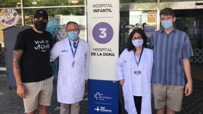 El base catalán de los Timberwolves de Minnesota Ricky Rubio ha visitado el Hospital Vall d'Hebron de Barcelona