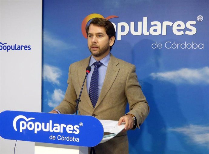 Archivo - El senador del PP de Córdoba y alcalde de Cabra, Fernando Priego.