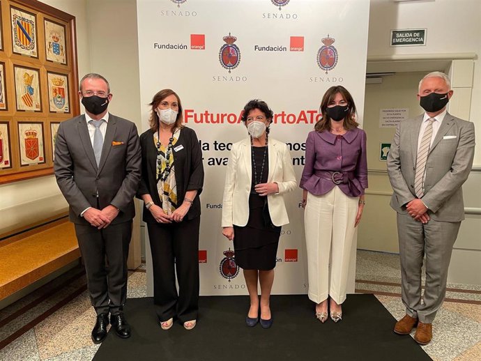 La ministra de Educación y la presidenta del Senado, anfitrionas de la presentación de Orange Digital Center, la nueva plataforma de formación de Fundación Orange