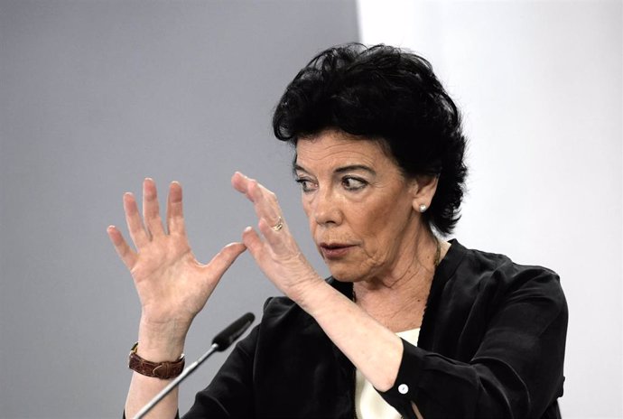 La ministra de Educación y Formación Profesional, Isabel Celaá, interviene en una rueda de prensa posterior al Consejo de Ministros, a 15 de junio de 2021, en La Moncloa, Madrid, (España).