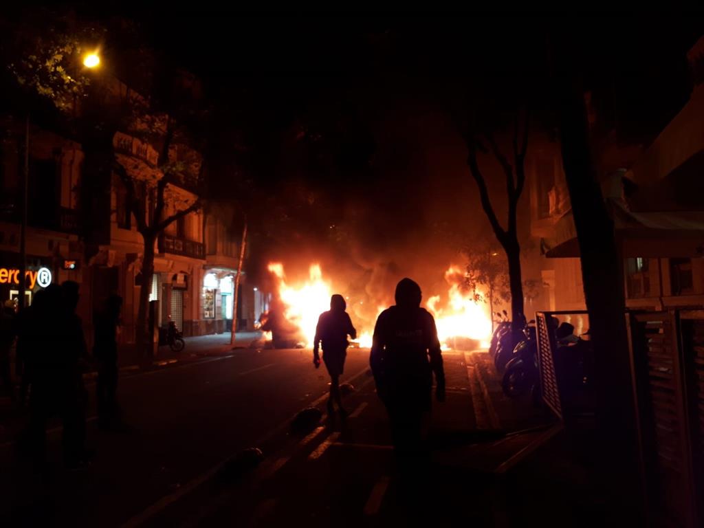 La Guardia Civil ve a una facción radicalizada de los CDR como una organización terrorista que manejaba explosivos - Vimarsana News