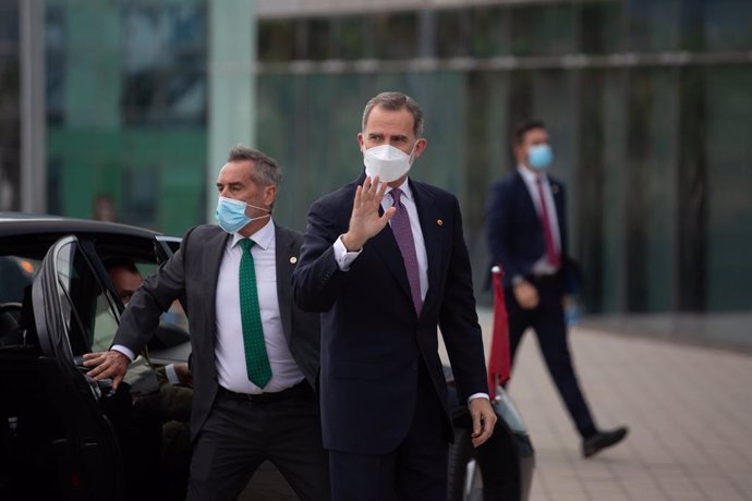 El Rei Felipe VI, a la seva arribada al W Barcelona per assistir a un sopar inaugural de la XXXVI reunió anual del Cercle D'Economia, al costat del president de Corea del Sud, Moon Jae-In, a 16 de juny de 2021, a Barcelona, Catalunya (Espanya).