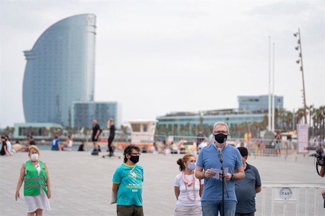 El ANC destituye al gobierno de "el cómplice" la condena de Marcel Vivet El vicepresidente de la ANC, David Fernández, durante la protesta contra la visita del rey Felipe VI a Barcelona por parte del Cercle d'Economia.  16 de junio de 2021.