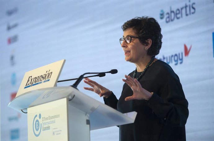 La ministra de Asuntos Exteriores, Unión Europea y Cooperación, Arancha González Laya, interviene en la sesión 'Las relaciones entre Europa y Latinoamérica en el nuevo contexto internacional' del II Foro Económico Internacional, a 8 de junio de 2021, en