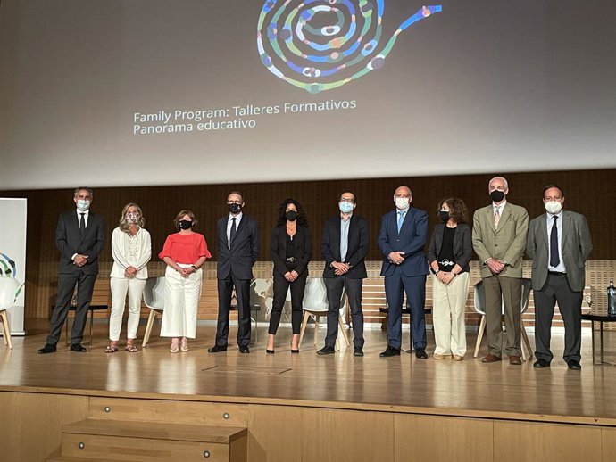 Participantes en la conferencia