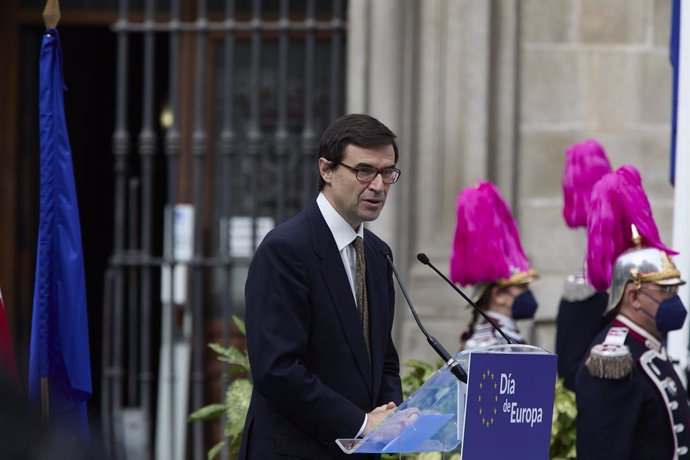 Archivo - El secretario de Estado para la UE, Juan González-Barba, interviene durante el acto de conmemoración del Día de Europa en la plaza de la Villa, a 9 de Mayo de 2021, en Madrid (España). Madrid ha conmemorado este domingo el Día de Europa y la c