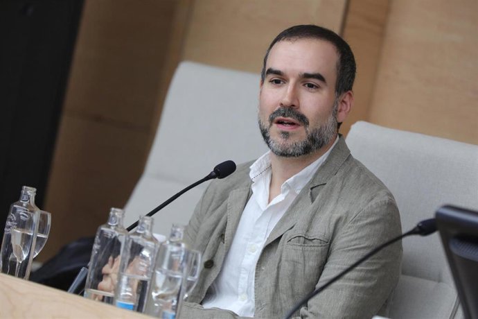 Archivo - El historiador y autor de 'El Terrorismo en España. De ETA al Dáesh, Gaizka Fernández, en una imagen de archivo, en Alicante (España), a 1 de octubre de 2019.