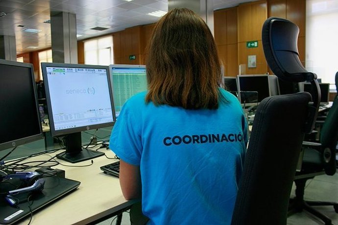 Imagen de archivo de una coordinadora del Servicio de Emergencias de Castilla y León 112