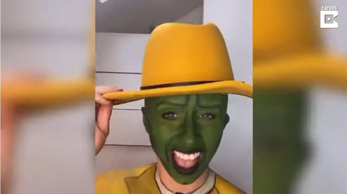 Quien se enconde detrás de La Máscara o Shrek en este vídeo es una talentosa artista del maquillaje
