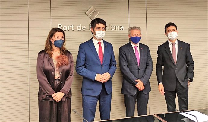 L'encara presidenta del Port de Barcelona, Merc Conesa; el vicepresident del Govern, Jordi Puigneró; el president de Ports de l'Estat, Francisco Toledo; i l'exconseller i futur president de l'enclavament Dami Calvet.