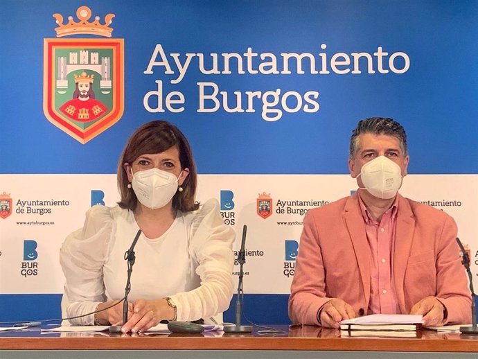 Nuria Barrio y Vicente Marañón, coportavoces del equipo de Gobierno local del Ayuntamiento de Burgos.