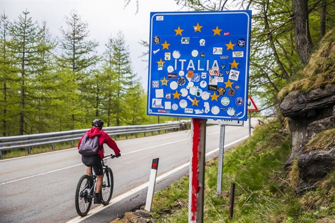 Frontera de Italia en el paso de Mont Cenis