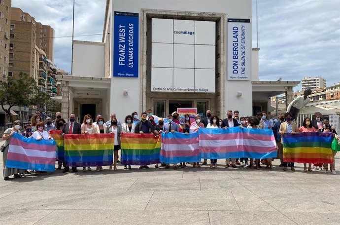 La consejra de Igualdad, Políticas Sociales y Conciliación, Rocío Ruiz,durante la presentación de la campaña 'Familias con Orgullo'