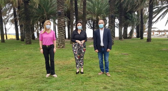 Los diputados nacionales por el PP de Málaga Carolina España y Mario Cortés y la presidenta del PP de Torremolinos y portavoz municipal, Margarita del Cid
