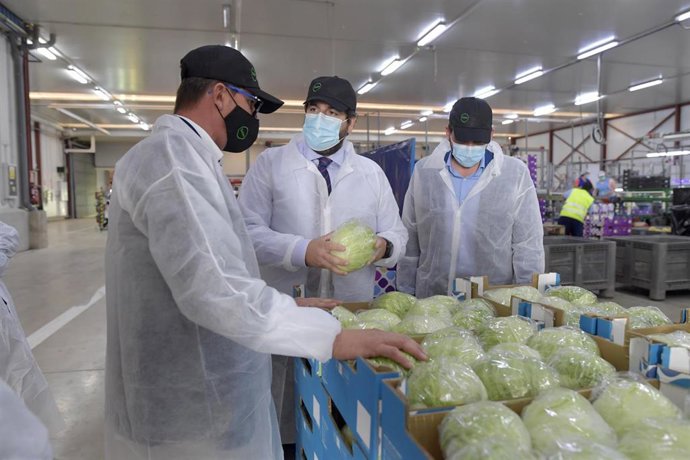 López Miras visita la cooperativa agrícola Deilor