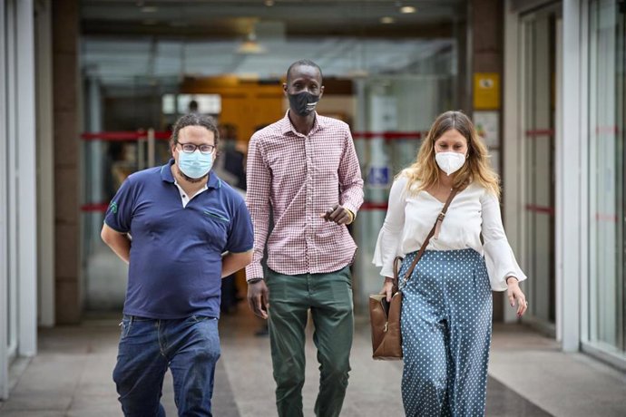 Diputados de Podemos a su llegada a la Asamblea