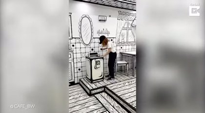 Tomarse un café en esta cafetería diseñada en dos dimensiones es el último  grito de los turistas en Rusia