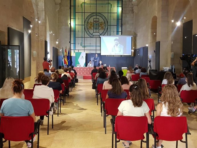 Celebración del Simposio 'Jóvenes andaluces ante el futuro'.