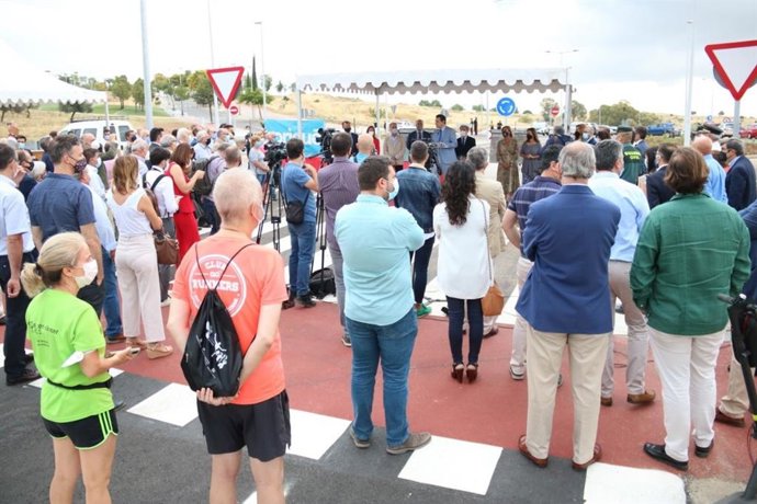 Inauguración del tramo municipal de la Ronda Norte en Córdoba.
