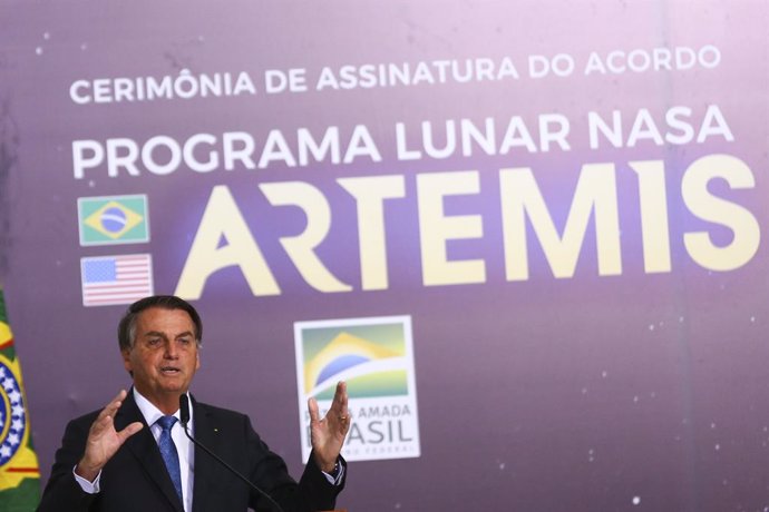 15 June 2021, Brazil, Brasilia: Jair Bolsonaro, president of Brazil, speaks during a ceremony to sign an agreement with the US space agency NASA. Brazil is to be an international partner in the Artemis program. Photo: Marcelo Camargo/Agencia Brazil/dpa 