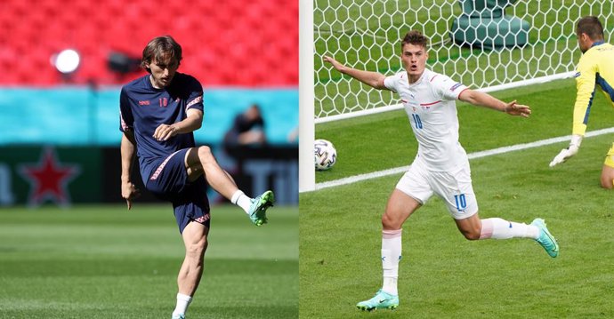 El jugador de Croacia Luka Modrid en un entrenamiento y el jugador de la República Checa Patrik Schick