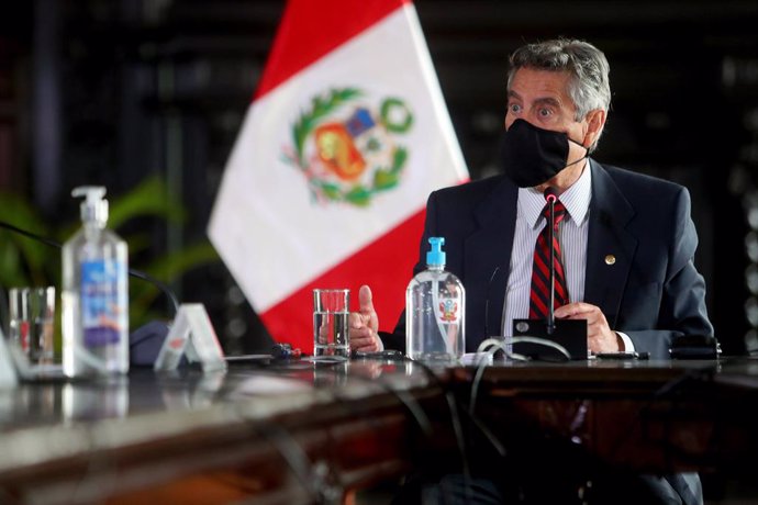 Archivo - HANDOUT - 24 November 2020, Peru, Lima: Francisco Sagasti, acting president of Peru, chairs the first session of the Council of State to form a new government. Sagasti assumed the presidency after months of political tension that led to the de