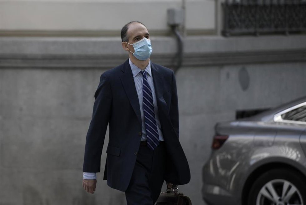 El inspector de la Policía Manuel Morocho se dirige a la Audiencia Nacional para prestar declaración en relación al caso kitchen, a 15 de junio de 2021, en Madrid (España). El juez de la Audiencia Nacional Manuel García-Castellón interroga este martes
