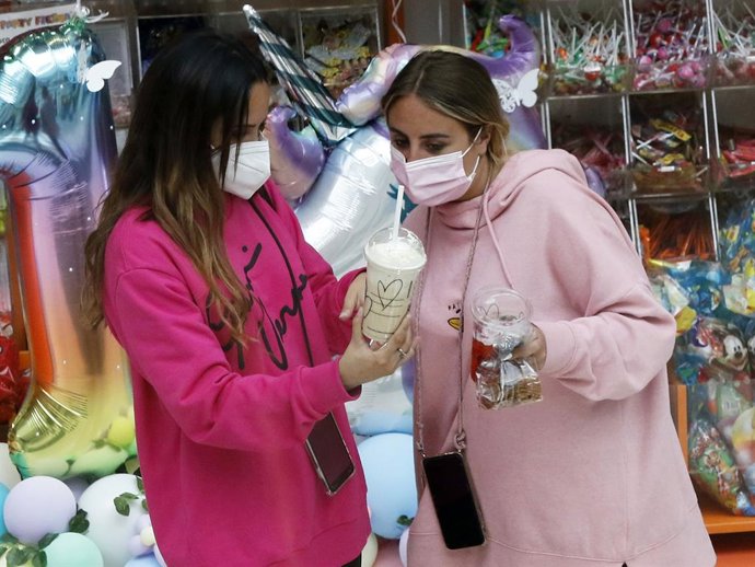 Gloria Camila y Rocío Flores