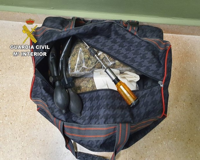 Droga y herramientas incautadas