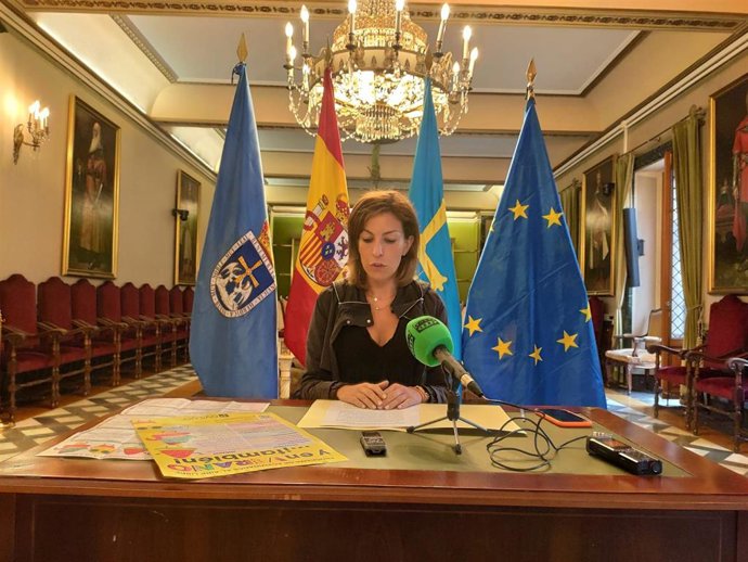 La concejala delegada de Centros Sociales del Ayuntamiento de Oviedo, Lourdes García.