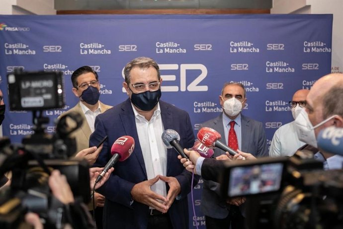 El consejero de Sanidad, Jesús Fernández Sanz, en el foro de la Ser.