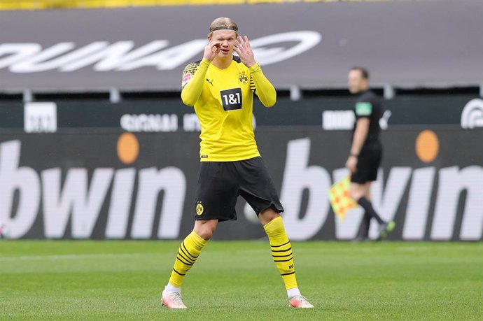 Erling Haaland of Borussia Dortmund celebrates after the 1-0 goal during the German championship Bundesliga football match between Borussia Dortmund and Bayer 04 Leverkusen on May 22, 2021 at Signal Iduna Park in Dortmund, Germany - Photo Ralf Ibing / f