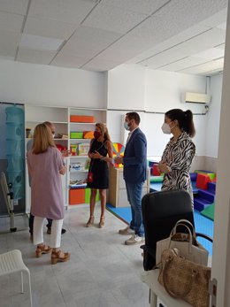 Ana Mata, secretaria general de Familias, visita Amappace, en Málaga capital