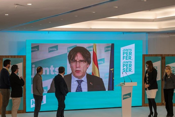 Archivo - La número 2 de JxCat por Barcelona, Laura Borrás, ofrece una rueda de prensa para valorar los resultados obtenidos por su formación en los comicios catalanes durante la noche electoral del 14-F en la sede de su partido, en Barcelona, Catalunya