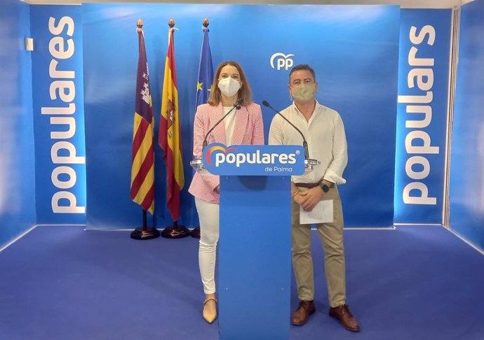 La portavoz del PP por Baleares, Marga Prohens, y el diputado Ibicenco Miquel Jerez.