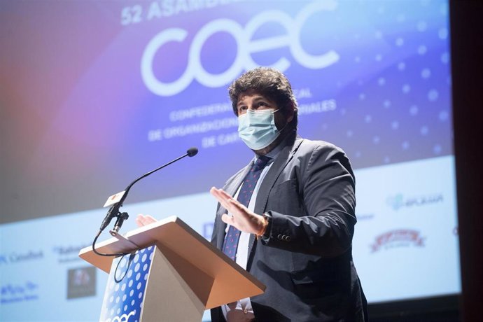 El presidente de la Comunidad, Fernando López Miras, en la clausura de la Asamblea General de la Confederación Comarcal de Organizaciones Empresariales de Cartagena (COEC)