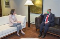 Maroto afirma que el Gobierno pretende abordar a largo plazo un "cambio estructural" en el sector energético